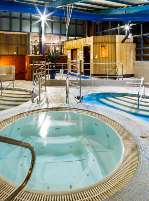 Jacuzzi and Swimming Pool at the Feel Good Health Club at Mercure Chester Abbots Well Hotel